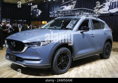 Chiba, Japan. 11 Jan, 2020. Der Mazda CX-5 auf der Tokyo Auto Salon 2020 in Makuhari Messe International Convention Complex. Tokyo Auto Salon ist ein Automobil Ausstellung ihre neuesten technologischen Lösungen und Produkte für Autos zur Schau stellen. Die Messe läuft vom 10. Januar bis 12. Credit: Rodrigo Reyes Marin/ZUMA Draht/Alamy leben Nachrichten Stockfoto
