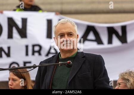 London, Großbritannien. Januar 2020. Demonstranten marschieren von der BBC zum Trafalgar Square nach Soleimani Morden und drängen auf Frieden und keinen Krieg mit dem Iran. Penelope Barritt/Alamy Live News Stockfoto