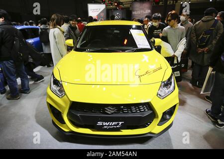 Chiba, Japan. 11 Jan, 2020. Der Suzuki Swift Sport auf der Tokyo Auto Salon 2020 in Makuhari Messe International Convention Complex. Tokyo Auto Salon ist ein Automobil Ausstellung ihre neuesten technologischen Lösungen und Produkte für Autos zur Schau stellen. Die Messe läuft vom 10. Januar bis 12. Credit: Rodrigo Reyes Marin/ZUMA Draht/Alamy leben Nachrichten Stockfoto