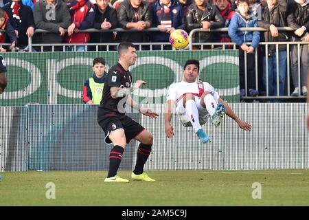 Cagliari, Italien. 11 Jan, 2020 Giovanni simeone von Cagliari Cagliari calcioduring vs AC Mailand, der italienischen Fußball-Serie-A Männer Meisterschaft in Cagliari, Italien, 11. Januar 2020 - LPS/Luigi Canu Credit: Luigi Canu/LPS/ZUMA Draht/Alamy leben Nachrichten Stockfoto