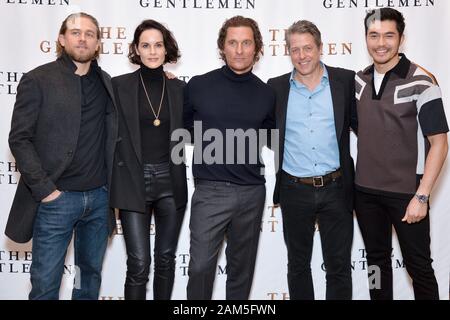 New York, USA. 11 Jan, 2020. (L - R) Schauspieler Charlie Hunnam, Michelle Dockery, Matthew McConaughey, Hugh Grant und Henry Golding besuchen "die Herren" Foto des Anrufs an der Whitby Hotel in New York, NY, USA, 11. Januar 2020. (Foto von Anthony Behar/Sipa USA) Credit: Sipa USA/Alamy leben Nachrichten Stockfoto