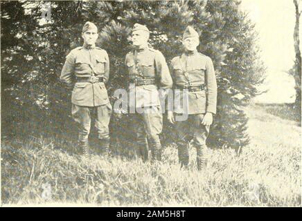 'C' Batterie Buch, 306 FA., 77th Div., 1917-1919. Leutnant Philip Gu! Salfza. Lt. Donald Hxdc. Capi. Ich fade llUIcford, Lf. Jraltcr KU-XI. Stockfoto