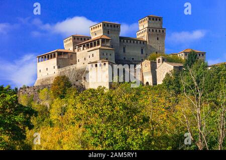 Schöne Torrechiara alte Burg, in der Nähe von Parma, Emilia Romagna, Italien. Stockfoto