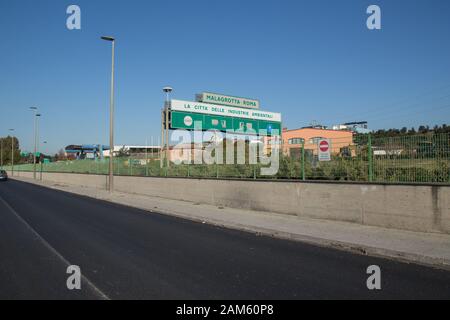 Rom, Italien. 11 Jan, 2020. Blick auf die alte Malagrotta Deponie (Foto von Matteo Nardone/Pacific Press) Quelle: Pacific Press Agency/Alamy leben Nachrichten Stockfoto