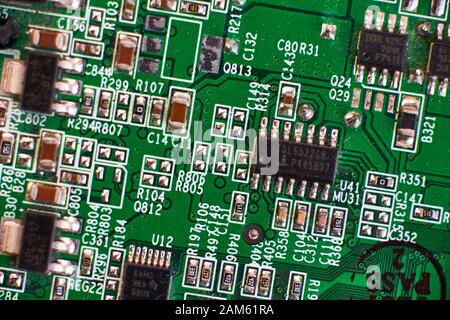Platine mit Chips und radio Komponenten Elektronik gedruckt Stockfoto