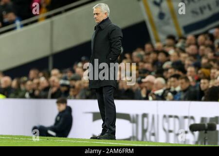 London, Großbritannien. 11 Jan, 2020. Ein nachdenklicher Jose Mourinho beim Premier League Spiel zwischen den Tottenham Hotspur und Liverpool an der Tottenham Hotspur Stadion, London am Samstag, den 11. Januar 2020. (Credit: Jon Bromley | MI Nachrichten) das Fotografieren dürfen nur für Zeitung und/oder Zeitschrift redaktionelle Zwecke verwendet werden, eine Lizenz für die gewerbliche Nutzung Kreditkarte erforderlich: MI Nachrichten & Sport/Alamy leben Nachrichten Stockfoto