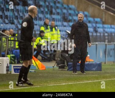 Academy Stadium, Manchester, Lancashire, UK. 11 Jan, 2020. Der FAs Frauen Super League, Manchester City Frauen versus Everton Frauen; Nick Cushing Manager von Manchester City Frauen ist unzufrieden mit dem linienrichter, wenn eine Entscheidung nicht auf die Stadt weg - Redaktionelle Verwendung Credit: Aktion plus Sport/Alamy Leben Nachrichten gehen Stockfoto