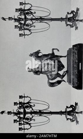 Bebilderte Katalog der Kunstschätze der bekannte Kenner gesammelt, der späte Cyrus JLawrence, Esq., New York. 359. 359 - (6) Theseus kämpfen Centaur Bronze Gruppe. 1850. Antike Patina. Ursprünglich Dieser groupwas Lapith und Centaur genannt, aber, wie der Bildhauer arbeitete atit er so weit, zu entscheiden, welche der Mensch und der Mensch - Pferd sollte Partikularisiert. Der Mann ist Theseus, der zentaur Syfanius. Ein römischer Dichter macht Nestor, sagt Garne zu den Kriegern beforeTroy, die wilde Arbeit beschreiben, die bei einer bestimmten weddingin Thessalien, zu der die Lapithen eingeladen die Zentauren aufgetreten. Nach ruct Stockfoto