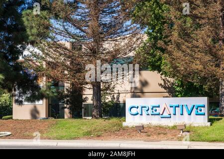 Okt 9, 2019 Milpitas/CA/USA - Creative Offices in Silicon Valley; Creative Technology Ltd. (In den Vereinigten Staaten als Creative Labs bekannt) ist ein Glob Stockfoto