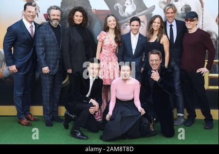 Westwood, Vereinigte Staaten. Januar 2020. Westwood, LOS ANGELES, KALIFORNIEN, USA - 11. JANUAR: John Cena, Michael Sheen, Donna Langley, Carmel Laniado, Harry Collett, Susan Downey, Stephen Gaghan, Danny Elfman, Rami Malek, Selena Gomez und Robert Downey Jr. treffen am 11. Januar 2020 im Regency Village Theatre in Westwood, Los Angeles, Kalifornien, USA auf der Premiere Von Universal Pictures' 'Dolittle' in Los Angeles ein. (Foto von Xavier Collin/Image Press Agency) Credit: Image Press Agency/Alamy Live News Stockfoto