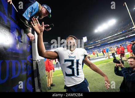 Baltimore, Vereinigte Staaten. Januar 2020. Tennessee Titans freie Sicherheit Kevin Byard (31) feiert, nachdem die Titans die Baltimore Ravens 28-12 im Division Playoff-Spiel im M&T Bank Stadium in Baltimore, Maryland, am Samstag, 11. Januar 2020 besiegt haben. Die Titans kommen nächste Woche zur AFC Championship. Foto von Kevin Dietsch/UPI Credit: UPI/Alamy Live News Stockfoto