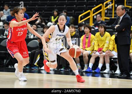 Saitama, Japan. Kredit: Matsuo. Januar 2020. (L-R) Momoko Inai (), Miho Hoshida () Basketball: Das 86. Empress Cup All Japan Damen Basketball Championship Viertelfinalspiel zwischen Yamanashi Queenbees-Denso Iris in der Saitama Super Arena in Saitama, Japan. Gutschrift: Matsuo .K/AFLO SPORT/Alamy Live News Stockfoto