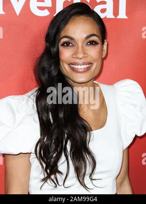 Pasadena, Vereinigte Staaten. Januar 2020. Pasadena, LOS ANGELES, KALIFORNIEN, USA - 11. JANUAR: Rosario Dawson erreicht die NBCUniversal Winter-TCA-Pressetour 2020, die am 11. Januar 2020 im Langham Huntington Hotel in Pasadena, Los Angeles, Kalifornien, USA stattfindet. (Foto von Xavier Collin/Image Press Agency) Credit: Image Press Agency/Alamy Live News Stockfoto
