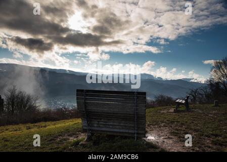 Berg Schönberg über der Stadt Freiburg im Schwarzwald in deutschland Stockfoto