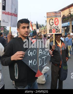 Kolkata, Indien. Januar 2020. Studenten und andere Protestler protestierten gegen PM Narendra Modi, der die Stadt besuchte. (Foto von Sandip Saha/Pacific Press) Credit: Pacific Press Agency/Alamy Live News Stockfoto