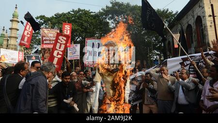 Kolkata, Indien. Januar 2020. Studenten und andere Protestler protestierten gegen PM Narendra Modi, der die Stadt besuchte. (Foto von Sandip Saha/Pacific Press) Credit: Pacific Press Agency/Alamy Live News Stockfoto