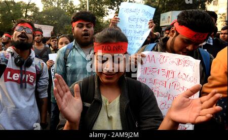 Kolkata, Indien. Januar 2020. Studenten und andere Protestler protestierten gegen PM Narendra Modi, der die Stadt besuchte. (Foto von Sandip Saha/Pacific Press) Credit: Pacific Press Agency/Alamy Live News Stockfoto