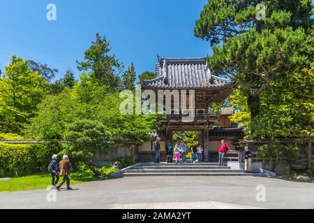 Eintritt zum japanischen Teegarten, Golden Gate Park, San Francisco, Kalifornien, USA, Nordamerika Stockfoto