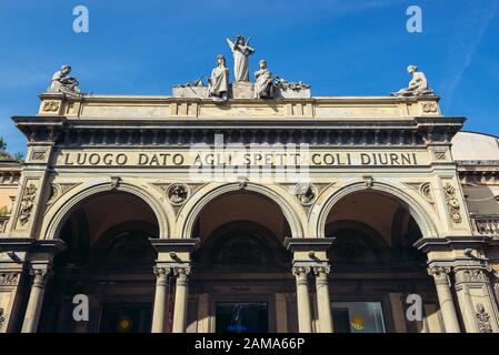 Fassade des Theaters Arena del Sole in Bologna, der Hauptstadt und größten Stadt der Region Emilia-Romagna in Norditalien Stockfoto