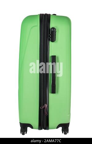 Koffer auf Rädern grüne Farbe auf einem weißen, isolierten Rückraum . Datei enthält Beschneidungspfad Stockfoto