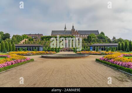 Kamp-Lintfort - Blick auf die im Jahr 1123 gegründete Abteikirche von Kamp, Nordrhein-Westfalen, Deutschland, Kamp-Lintfort, Stockfoto