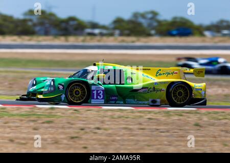 Tailem Bend, Australien. Januar 2020 The Bend Motosport Park, Tailem Bend, South Australia, Australien; Asian Le Mans, 4 Stunden Bend, Race Day; Der 13 Inter Europol Wettbewerb LMP3 gefahren von Nigel Moore, Martin Hippe, während des Rennens - Editorial Use Credit: Action Plus Sports Images/Alamy Live News Stockfoto