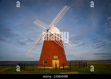 Halnaker Windmill in der Nähe von Chichester, West Sussex, Großbritannien Stockfoto