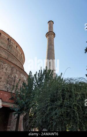 THESSALONIKI, Griechenland - 22. SEPTEMBER 2019: Rotunde römischer Tempel im Zentrum der Stadt Thessaloniki, Zentralmakedonien, Griechenland Stockfoto