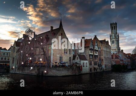 Panorama der Kanäle von Brüggen, das auch als "Venedig des Nordens" bezeichnet wird Stockfoto
