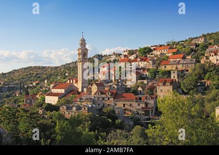 Historisches Steindorf Lozisca auf der Insel Brac, Dalmatien, Kroatien Stockfoto