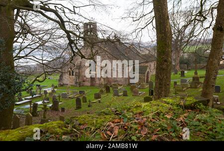 Die St Peter's Church in der Nähe des Dorfes Heysham und Throbshaw oder Throbshire Liegt am Rande der Morecmbe Bay. Es wird vermutet, dass es eine Kirche gegeben hat Stockfoto