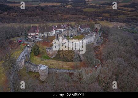 Die Burg Klenova ist eine große Burg im Südwesten Böhmens in der Nähe der Stadt Klatovy. Von der ursprünglichen Burg sind nur noch Ruinen erhalten. Stockfoto