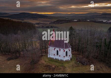 Die Burg Klenova ist eine große Burg im Südwesten Böhmens in der Nähe der Stadt Klatovy. Von der ursprünglichen Burg sind nur noch Ruinen erhalten. Stockfoto