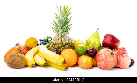 Mix aus frischen biologischen Früchten isoliert auf weißem Hintergrund Stockfoto