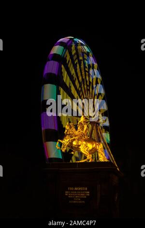 Das goldene Denkmal für Augustus II. Den Starken in der Nacht Stockfoto