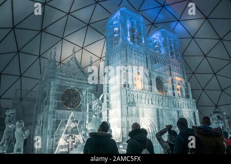 Hrebienok: Tatransky Ladovy dom (Tatra Ice Dome) 2019/2020 - Kathedrale Notre Dame. Slowakei. Europa Stockfoto