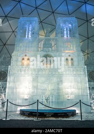 Hrebienok: Tatransky Ladovy dom (Tatra Ice Dome) 2019/2020 - Kathedrale Notre Dame. Slowakei. Europa Stockfoto