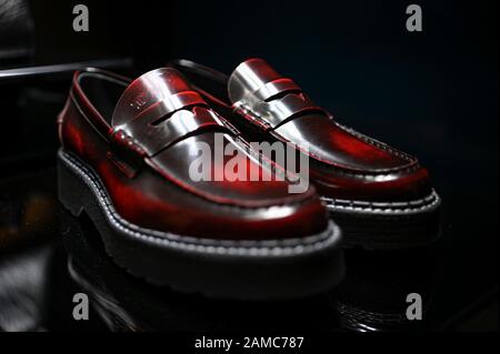 Mailand, Italien. Januar 2020. Milan, Milan Fashion Week, Man Fall Winter 2020/2021. Milan Herren Mode Herbst Winter 2020/21. Präsentation von Tod's Pictured: Model Credit: Independent Photo Agency/Alamy Live News Stockfoto