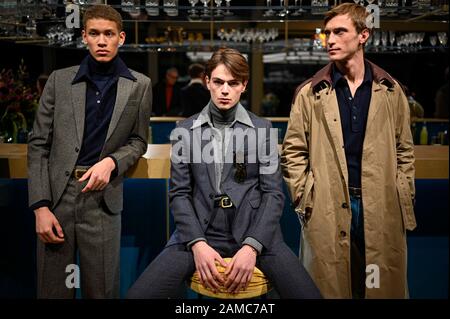 Mailand, Italien. Januar 2020. Milan, Milan Fashion Week, Man Fall Winter 2020/2021. Milan Herren Mode Herbst Winter 2020/21. Präsentation von Tod's Pictured: Model Credit: Independent Photo Agency/Alamy Live News Stockfoto