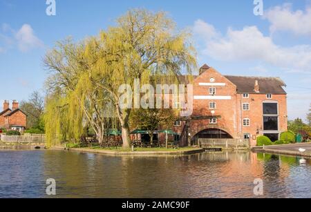 Canal Wharf Building in Shardlow, Großbritannien Stockfoto