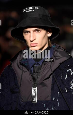 Mailand, Italien. Januar 2020. Milan Fashion Week, Männer Fallen Winter. 2020 2021 Ankünfte Mailand, Mode Männer Herbst Winter 2020 2021. Iceberg Abgebildet: Model Credit: Independent Photo Agency/Alamy Live News Stockfoto