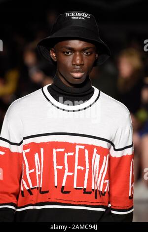 Mailand, Italien. Januar 2020. Milan Fashion Week, Männer Fallen Winter. 2020 2021 Ankünfte Mailand, Mode Männer Herbst Winter 2020 2021. Iceberg Abgebildet: Model Credit: Independent Photo Agency/Alamy Live News Stockfoto