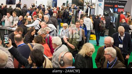 Erwachsene auf Der Photography Show, NEC, Birmingham, Großbritannien Stockfoto