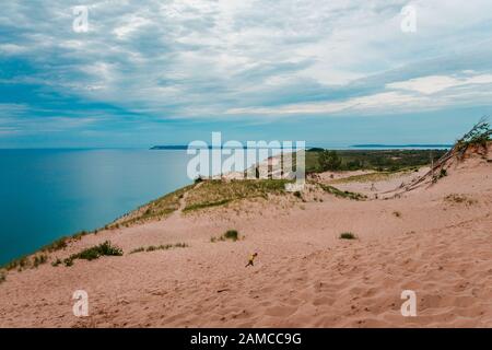 South Manitou Island von der Spitze der Schlafenden Bärendünen Stockfoto