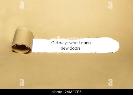 Inspirierende Zitat alten Wege nicht öffnen neue Türen auf alten Schreibmaschine. Stockfoto