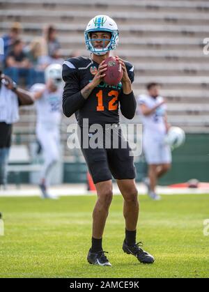 DeLand, FL, USA. Januar 2020. Nationalmannschafts-Quarterback Justin Mcmillan (12) während College Football All Star Game im SPIRAL Tropical Bowl zwischen American (White) und National (Black0 im Spec Martin Stadium in DeLand, Fl. Romeo T Guzman/CSM/Alamy Live News Stockfoto