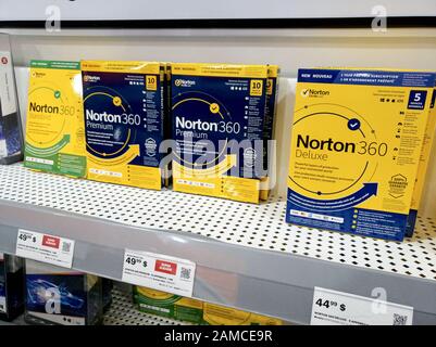 Montreal, Kanada - 26. Dezember 2019: Norton 360 und Antivirus Produkte. Norton ist ein Unternehmensbereich von Symantec und bietet Sicherheitsprodukte und -Lösungen für Stockfoto