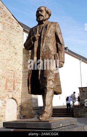 Karl Marx Denkmal, Geschenk China an der Geißstadt Trier, Rheinland-Pfalz, Deutschland Stockfoto