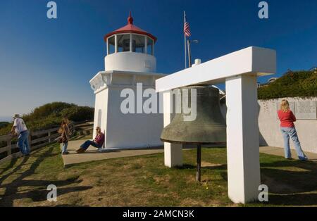 Trinidad Memorial Lighthouse, Nachbau von Trinidad Head Lighthouse und Fog Bell in Trinidad an der Redwood Coast, Kalifornien, USA Stockfoto