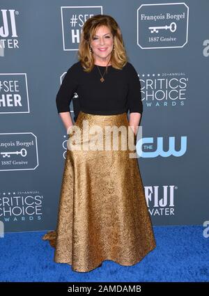 Santa Monica, USA. Januar 2020. SANTA MONICA, USA. 12. Januar 2020: Caroline Aaron bei den 25th Annual Critics' Choice Awards im Barker Hangar, Santa Monica. Bild: Paul Smith/Featureflash Credit: Paul Smith/Alamy Live News Stockfoto